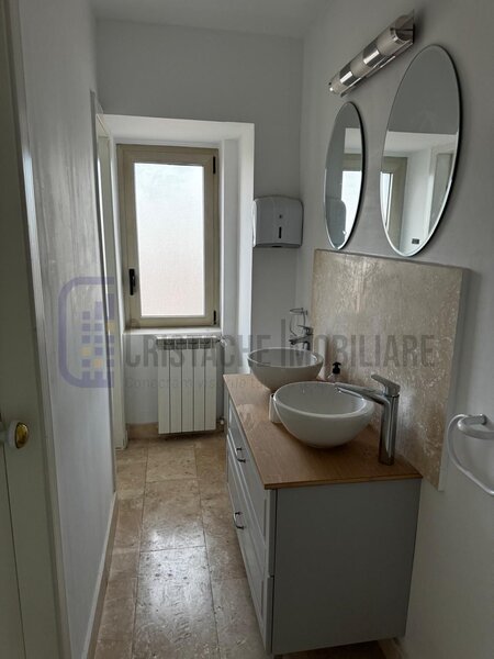 Piata Alba Iulia Fara Comision! Birouri 230 mp-centrala proprie- etaj 5-bloc '90